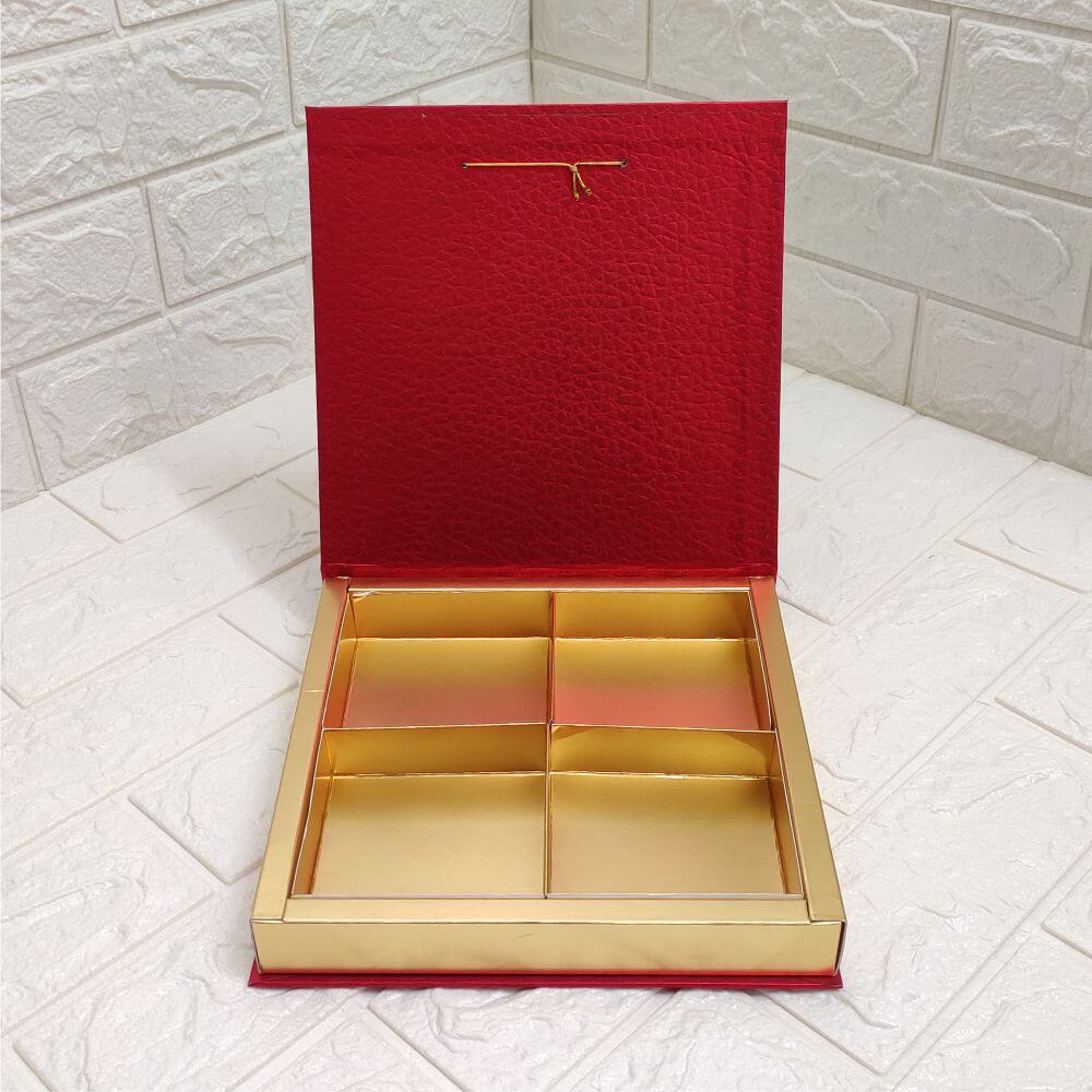 Plain 4 Compartment Dry Fruit Box