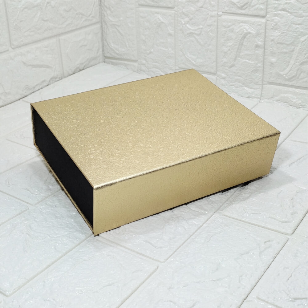8*6*2 Inch Golden Box
